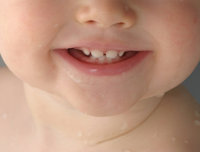 مراحل نمو أسنان الطفل