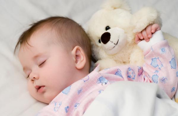 الوضعية المثالية لنوم الرضيع