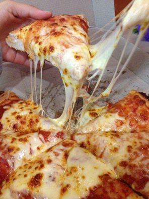 طريقة عمل بيتزا بالجبنة